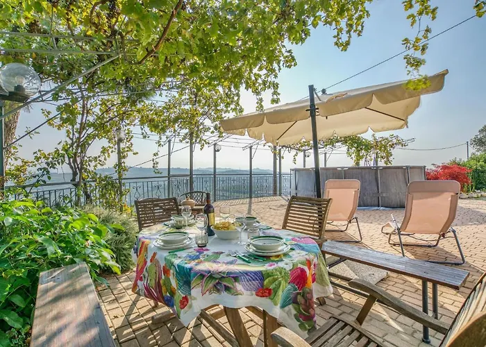 Casa vacanze 2 Bedroom Awesome In Priocca